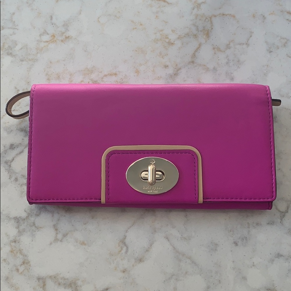 Kate Spade Pink Leather Wallet Like New